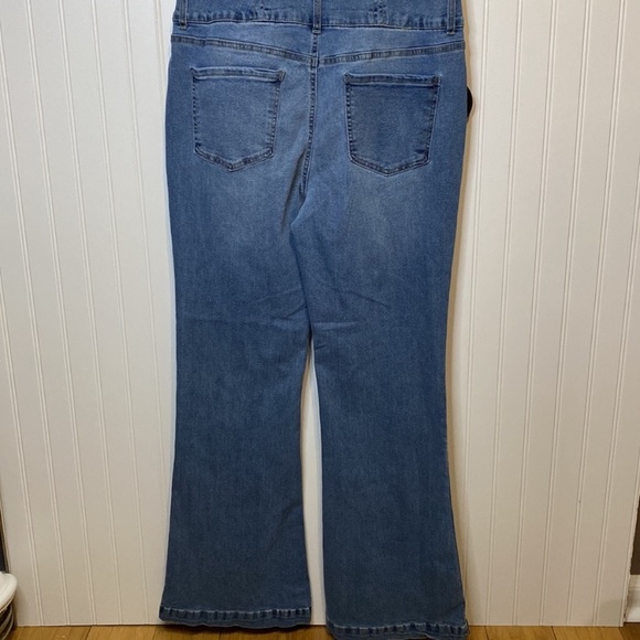 Wide Leg Jeans - Picture 15 of 15